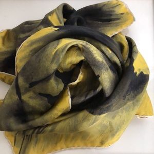 VTG Chic Greta Silk Hand rolled Floral Scarf/Wrap